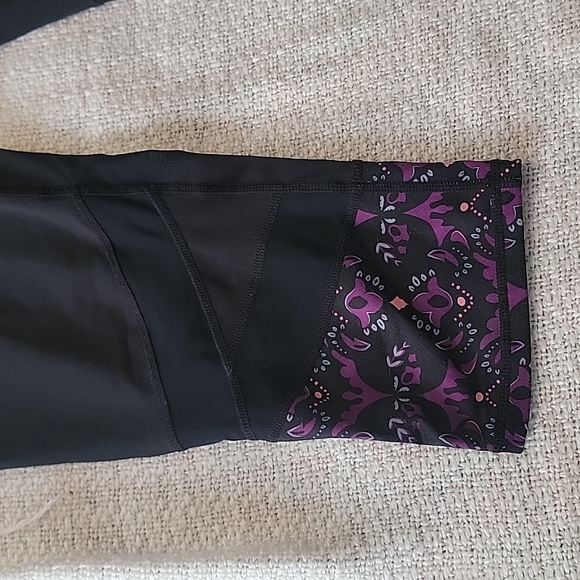 Fitness capris - Picture 2 of 3